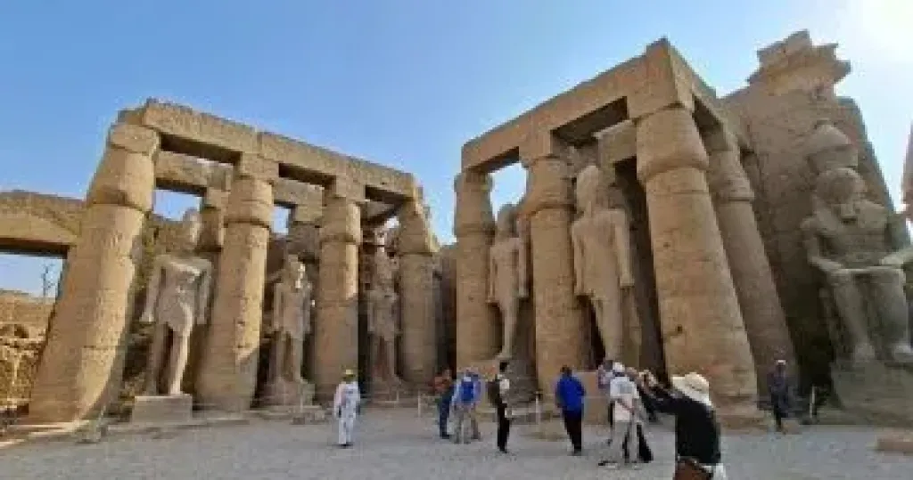 خبير لإكسترا نيوز: تقرير فيتش شهادة ثقة دولية بصلابة الاقتصاد المصرى