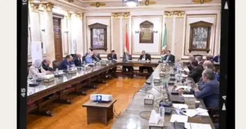 جامعة القاهرة تبدأ إجراءات نقل إدارة مشروع الإسكان لمؤسسة الجامعة 2020 لضمان استدامته