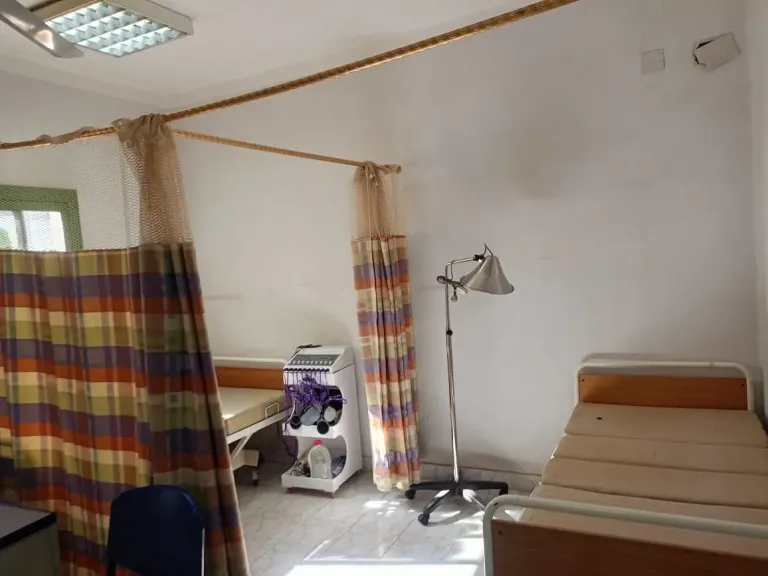 تجهيز قسم العلاج الطبيعي بوحدة ميانة الصحية بأجهزة ومعدات طبية