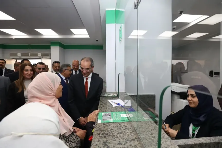 وزير الاتصالات يفتتح مكتب بريد المنصورة الرئيسي ويتفقد مشروعات التحول الرقمي بالمحافظة