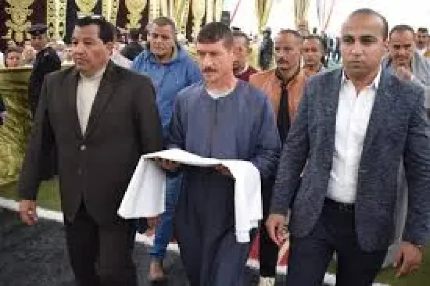 العُمدة عزالعرب يكشف سر نجاح الجلسات العرفية في إنهاء النزاعات ببني سويف