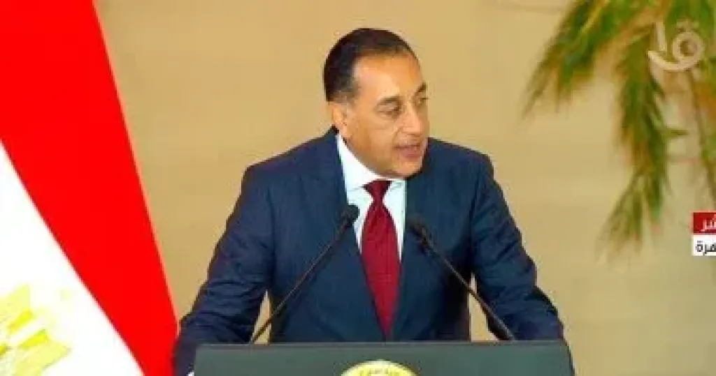 رئيس الوزراء يتابع الموقف التنفيذى لحديقتى الحيوان والأورمان