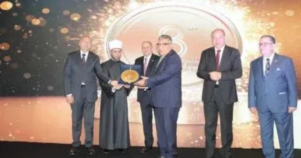 محافظ القاهرة يشهد حفل توزيع جائزة مخصصة لدعم البحث العلمى