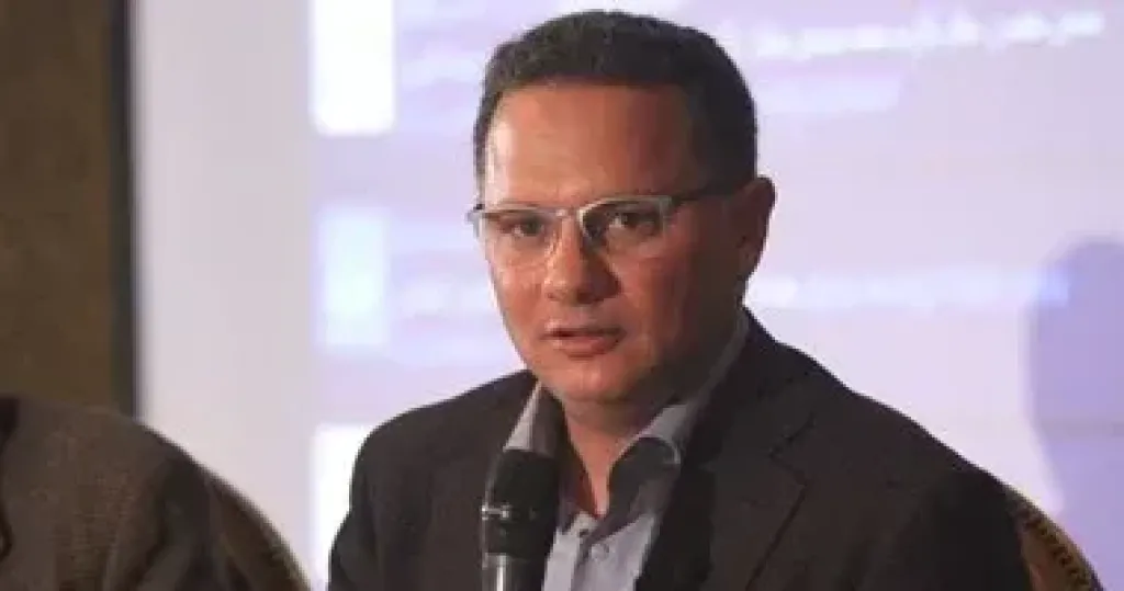 برامج التوك شو بين حرية الطرح وضوابط المهنة.. ندوة للإعلامي شريف عامر بإعلام عين شمس