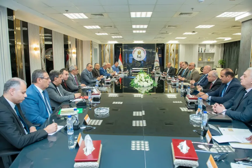 وزير الإنتاج الحربي يستقبل محافظيّ القاهرة والقليوبية لبحث سبل تعزيز التعاون المشترك