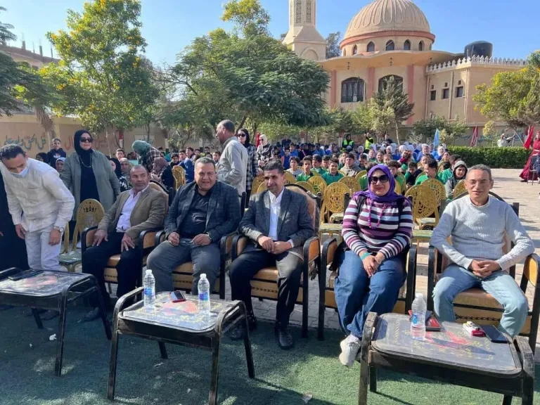 ثقافة الشرقية مسرح المواجهةوالتجوال يجوب المدارس و مراكز الشباب