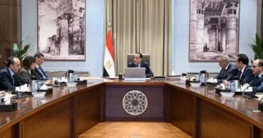 رئيس الوزراء يتابع جهود توافر السلع الغذائية والمنتجات الزراعية في الأسواق