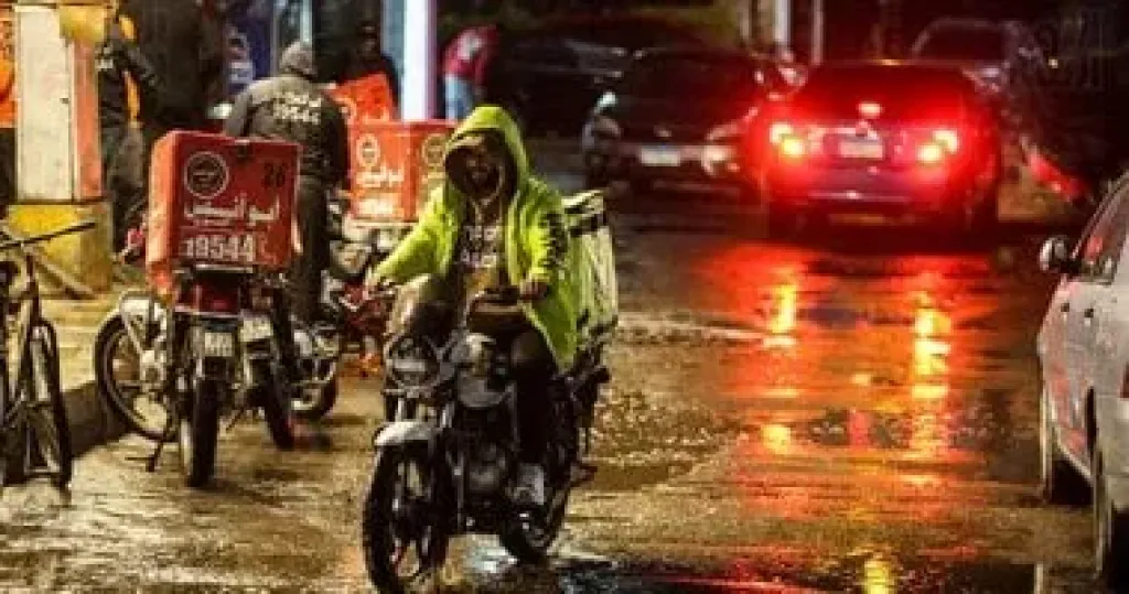 الداخلية تحذر: أثناء الأمطار التزموا بتعليمات المرور لضمان السلامة