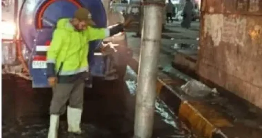 سيارات شفط مياه الأمطار بجميع محاور بالقاهرة والجيزة