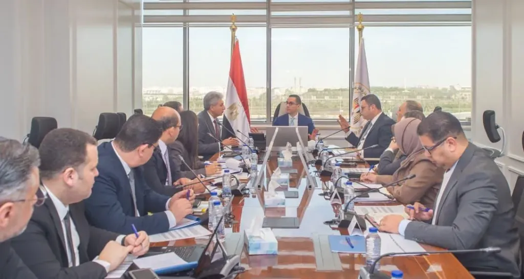 ٣ وزراء يبحثون خطة قومية لتعزيز الاستثمار السياحي وزيادة أعداد السائحين