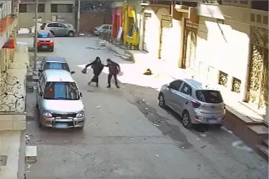 ضبط المتهم بخطف حقيبة سيدة بدمياط