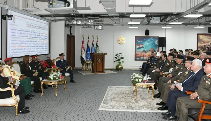 وزير الدفاع يشهد مناقشة البحث الرئيسى للأكاديمية العسكرية للدراسات العليا والإستراتيجية.. صور