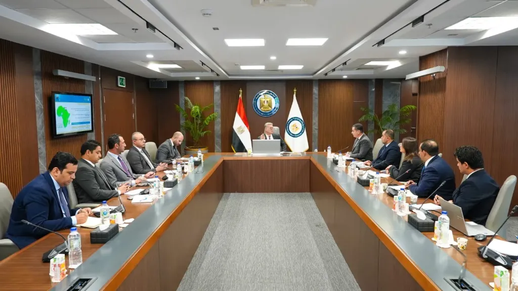 وزير البترول والثروة المعدنية يستعرض فرص دخول كارجاس إلى الدول العربية والإفريقية