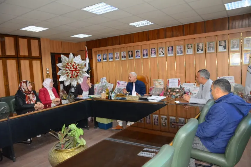 مجلس إدارة مركز النيل للتنوير والإشعاع الثقافي بجامعة أسيوط