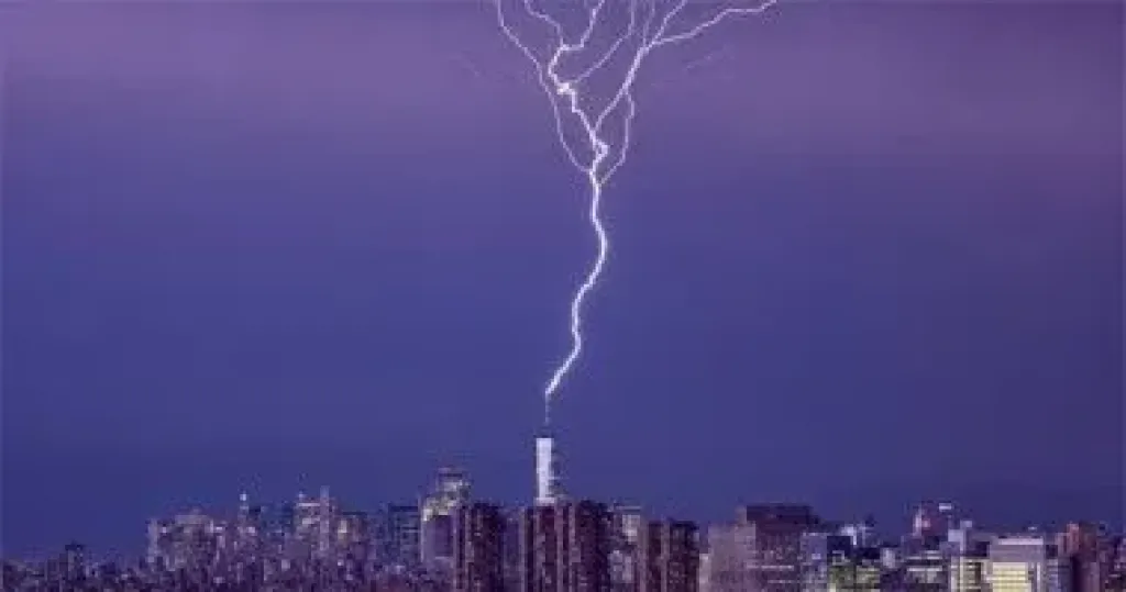 عدم النظر للبرق تحزير علمى أم خرافة؟ هيئة الأرصاد تجيب
