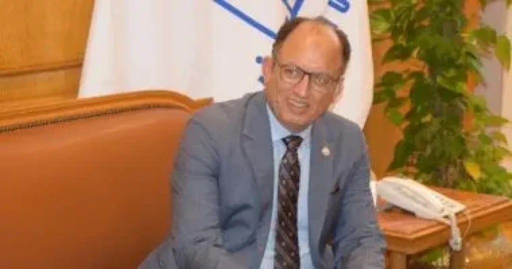 السيد قنديل يعلن تخصيص مكان بديل لكلية السياحة والفنادق بجامعة العاصمة