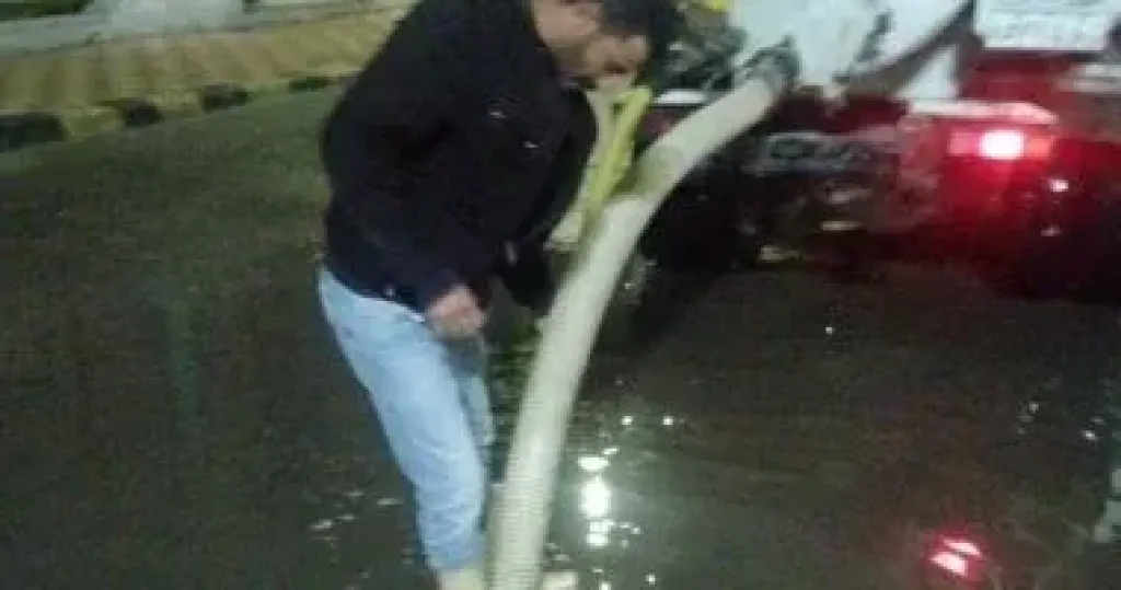 رفع مياه الأمطار بكفر الشيخ واستمرار إعلان حالة الطوارئ