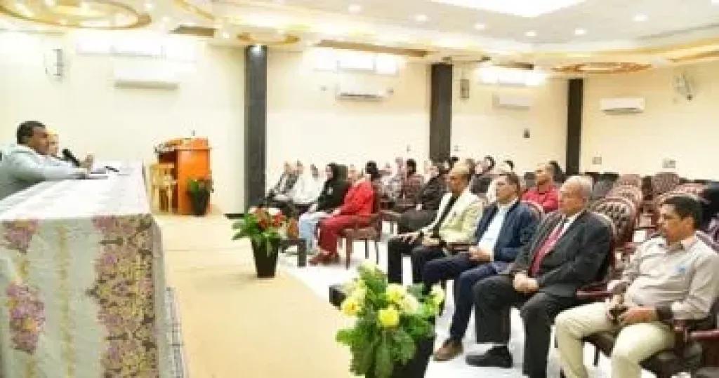 جانب من الندوة 