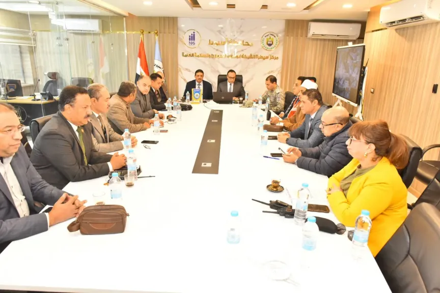 محافظ أسيوط يعلن فتح لجان انتخابات النواب 2025 في الدوائر الثلاثة وسط جاهزية