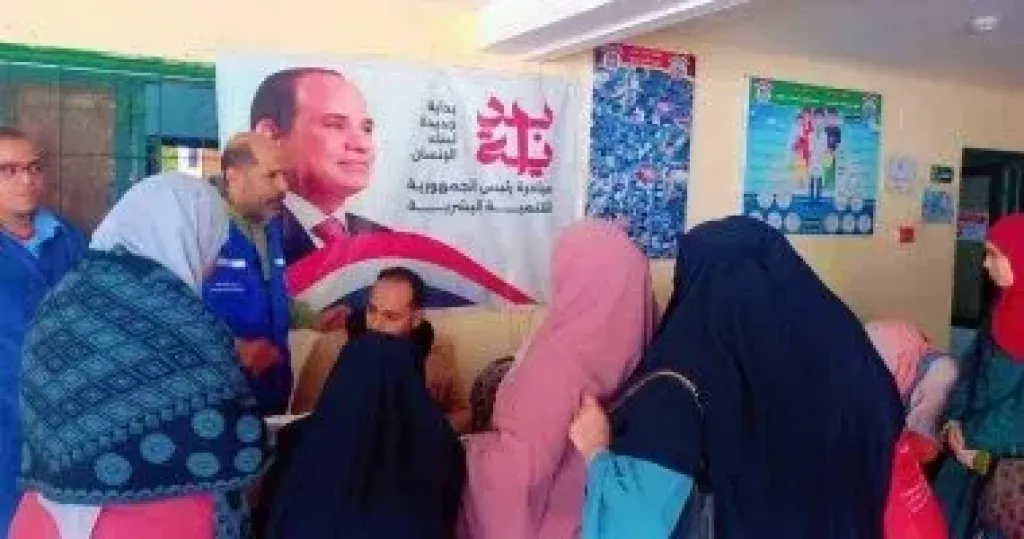 قافلة تُقدم أكثر من 1170 خدمة طبية مجانية لأهالي قرية نعيم ببني سويف