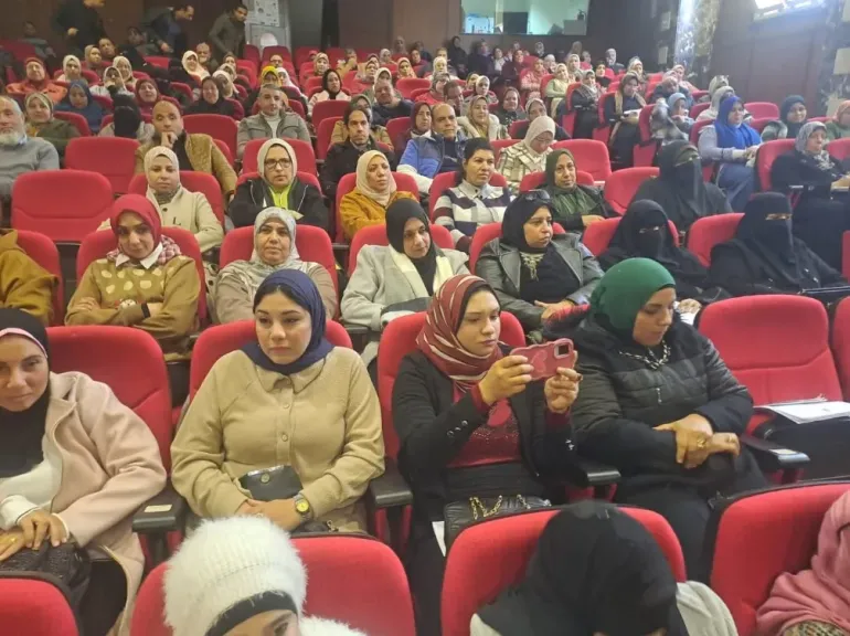 ندوة توعوية حول العنف المجتمعي والمخدرات بإدارة المحمودية التعليمية بالبحيرة