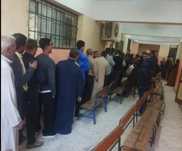 برلمان 2025.. زحام أمام أمام لجان منشأة القناطر قبل غلق باب التصويت