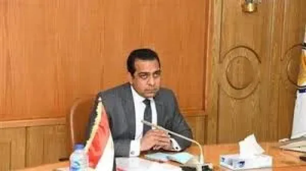 أطباء مستشفى المعبر الجامعي بقنا ينجحون في استخراج 58 حصوة من كلى مريض