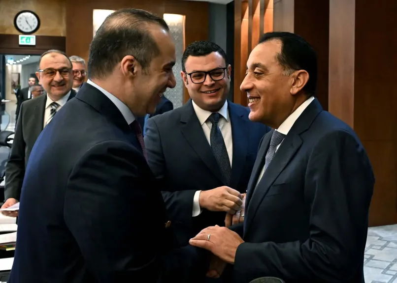 بعد  تعرضه لوعكة صحية .. ترحيب واسع من رئيس الحكومة والوزراء بعودة وزير الشؤون النيابية  للمشاركة في اجتماعات الحكومة