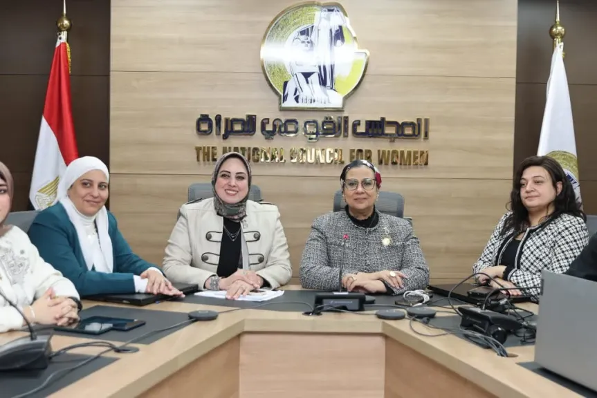 خلال اليوم الثاني.. المستشارة أمل عمار تتفقد سير العملية الانتخابية من داخل الغرفة المركزية للمجلس القومي للمرأة