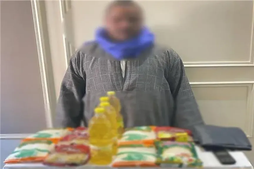 ضبط شخص بحوزته حقائب غذائية للتأثير على الناخبين في أبو قرقاص