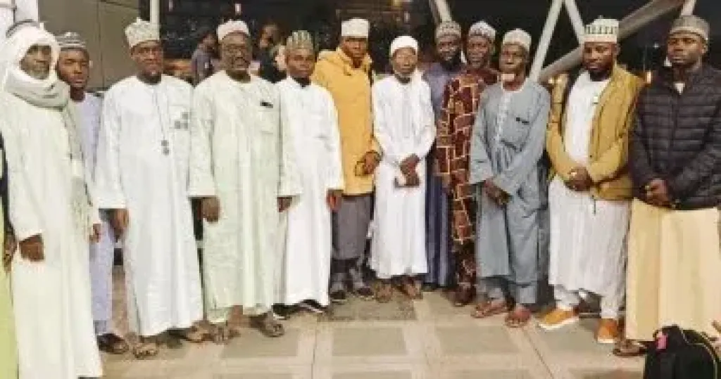 أكاديمية الأزهر العالمية تستقبل وفدًا يضم 50 إمامًا وداعية من ست دول