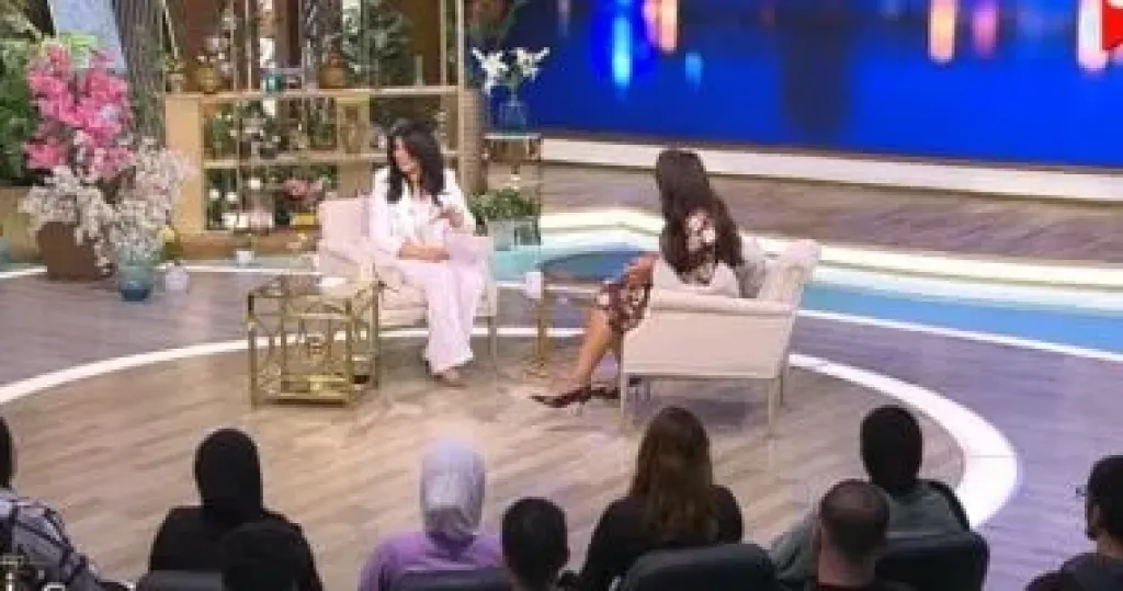 مشادة طريفة بين ياسمين عبد العزيز ومنى الشاذلي بسبب نهاية مسلسل ”ضرب نار”