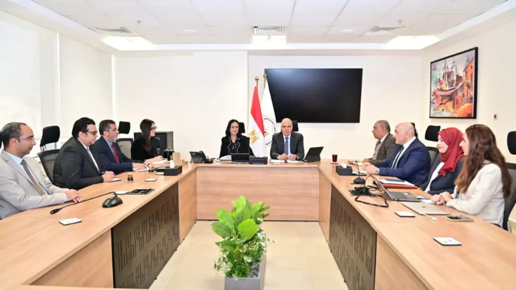 وزيرا الري والتضامن يبحثان استغلال نبات ورد النيل لإنتاج منتجات ومشغولات يدوية