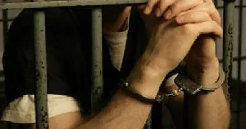 أمن قنا يضبط تاجر مخدرات وسلاح بقوص