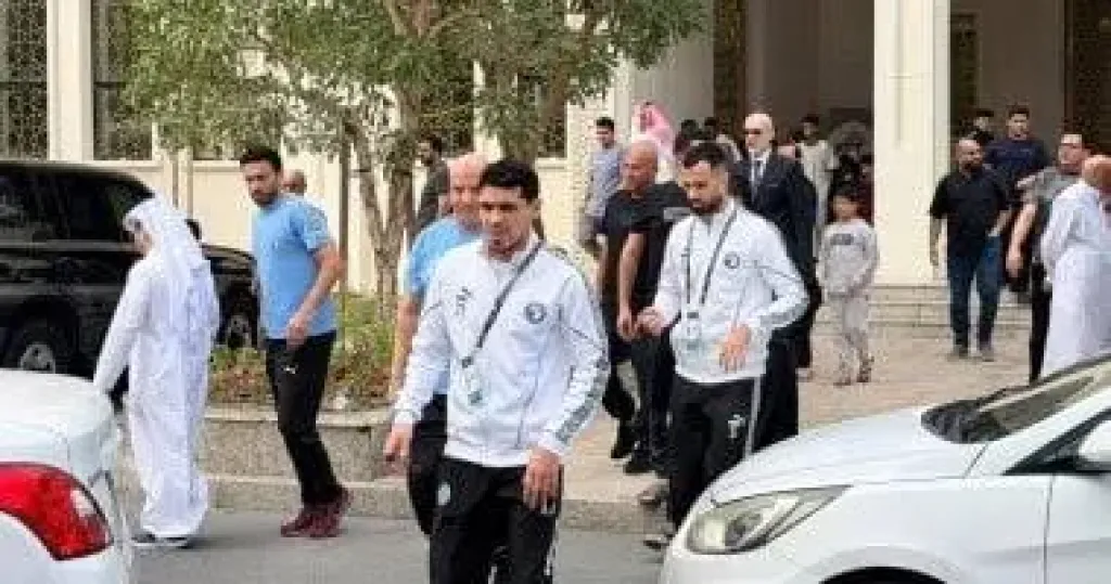 بعثة بيراميدز تؤدي صلاة الجمعة فى قطر قبل مواجهة فلامنجو البرازيلى