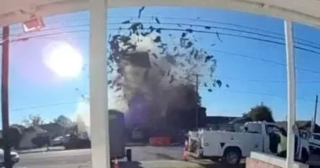 انفجار غاز يهز حيا سكنيا فى كاليفورنيا ويتسبب بدمار واسع وإصابات