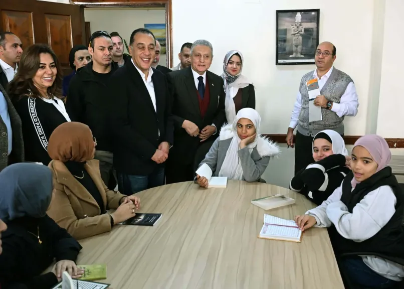 رئيس الوزراء يتفقد مكتبة مصر العامة بشبين القناطر