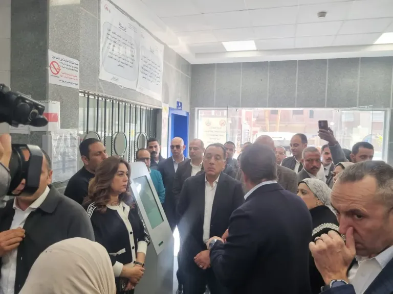 رئيس الوزراء يتفقد المركز التكنولوجي بطحانوب خلال جولته بمحافظة القليوبية