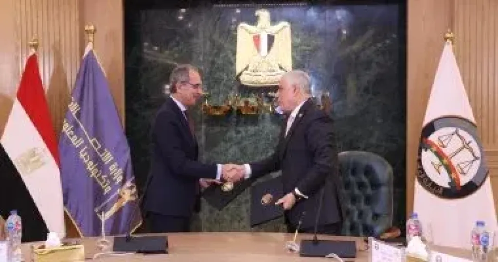 وزارة الاتصالات: بروتوكول تعاون لتنفيذ 10 مشروعات بمنظومة التحول الرقمى