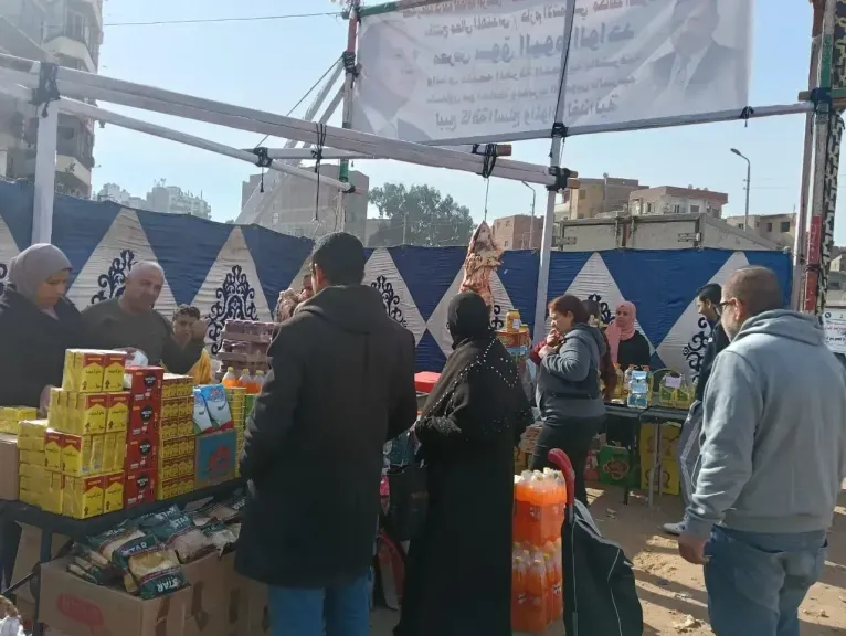 إقبال من المواطنين على سوق اليوم الواحد في المرج