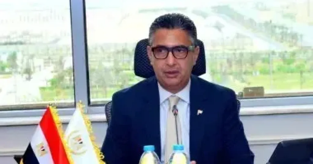 وزير التموين يعقد اجتماعًا مع الرؤساء التنفيذيين لشركات المطاحن التابعة للشركة القابضة