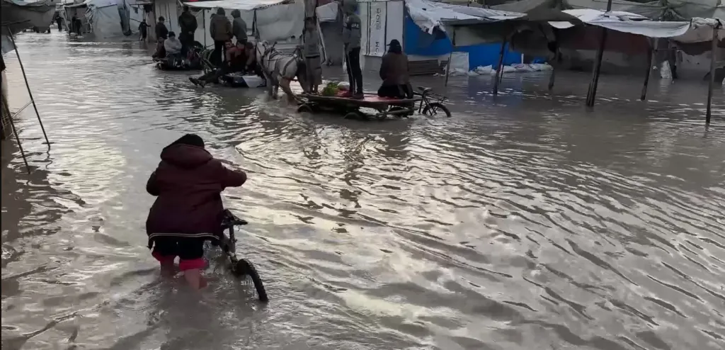 مصرع 3 أشخاص في بوليفيا إثر فيضان تاريخي لنهر شرقي البلاد