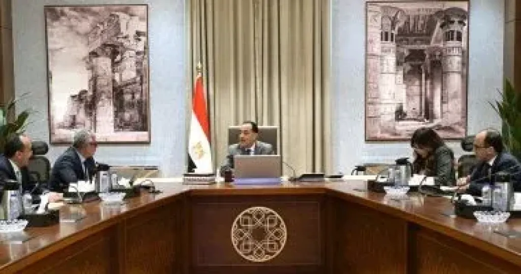 رئيس الوزراء يتابع مستجدات العمل بالمنطقة الاقتصادية لقناة السويس وجهود جذب الاستثمارات