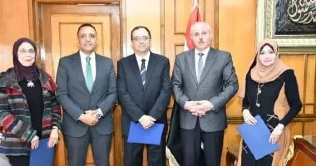 رئيس جامعة القناة يصدر قرارات بتعيين قيادات جديدة بكلية التجارة