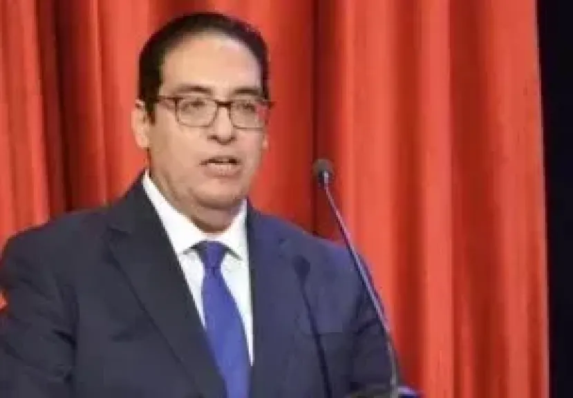 رئيس جامعة القاهرة يصدر قرارات بتعيين وتجديد تعيين 14 رئيسًا لمجالس الأقسام العلمية بكلية الطب