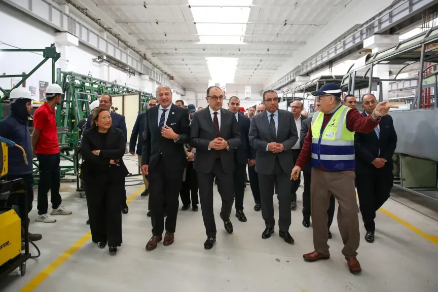 وزير قطاع الأعمال العام يشهد تسليم الدفعة الأولى من ميني باص ”نصر ستار” من إنتاج ”النصر للسيارات”