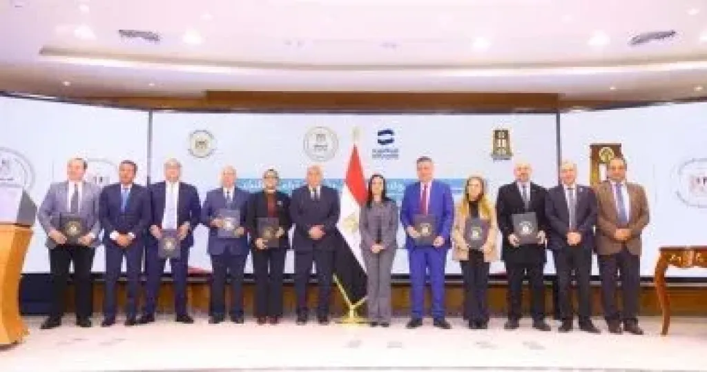 وزيرة التضامن ومحافظ الوادي الجديد يشهدان توقيع 5 بروتوكولات تعاون لإقامة مشروعات لصالح تكافل وكرامة