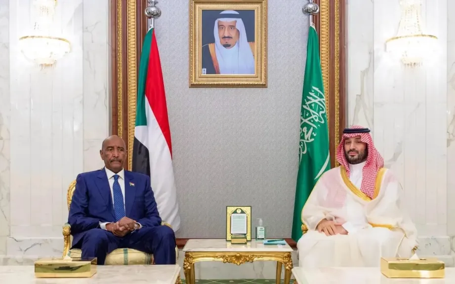 بن سلمان و البرهان يستعرضان مستجدات الأحداث الراهنة بالسودان