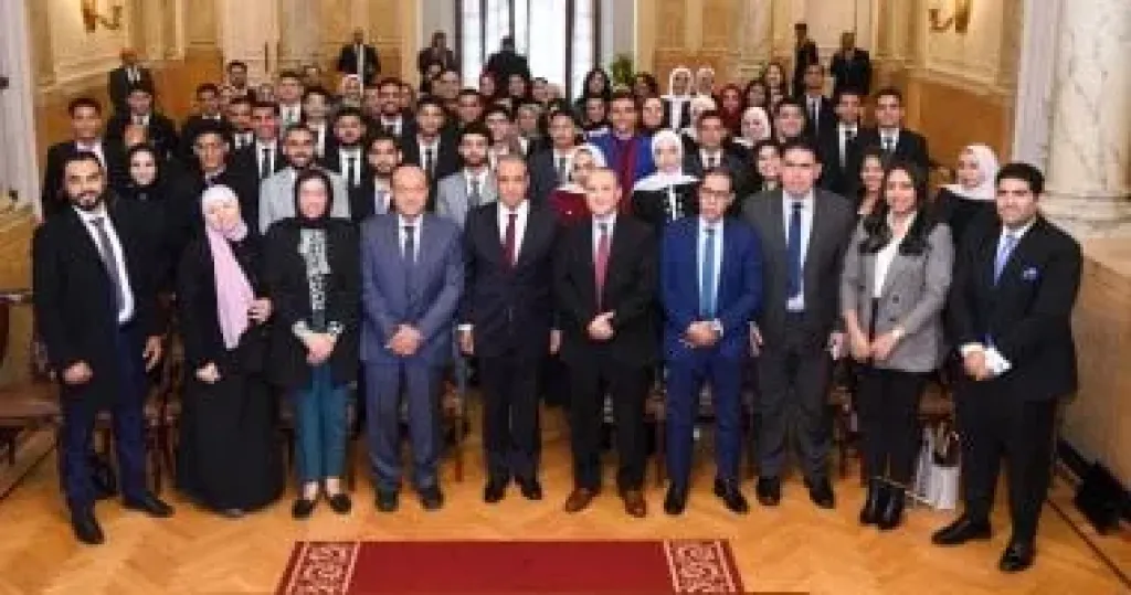 وزير الخارجية يستقبل طلبة كلية السياسة والاقتصاد بجامعة بني سويف