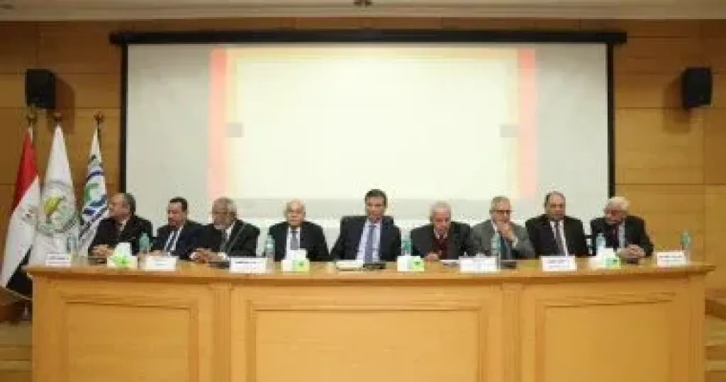 وزير الزراعة يسلم جوائز مركز البحوث الزراعية للفائزين.. ويقرر زيادتها 50%